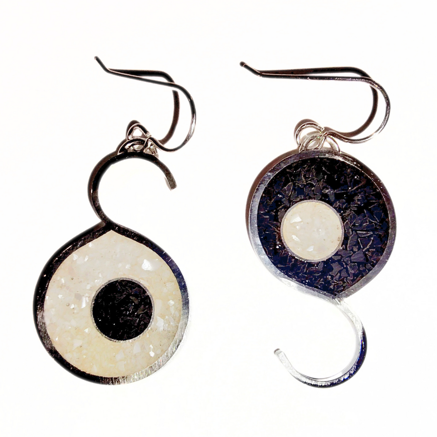 DS-432 Inlay Yin Yang Earrings Onyx and Mother of Pearl