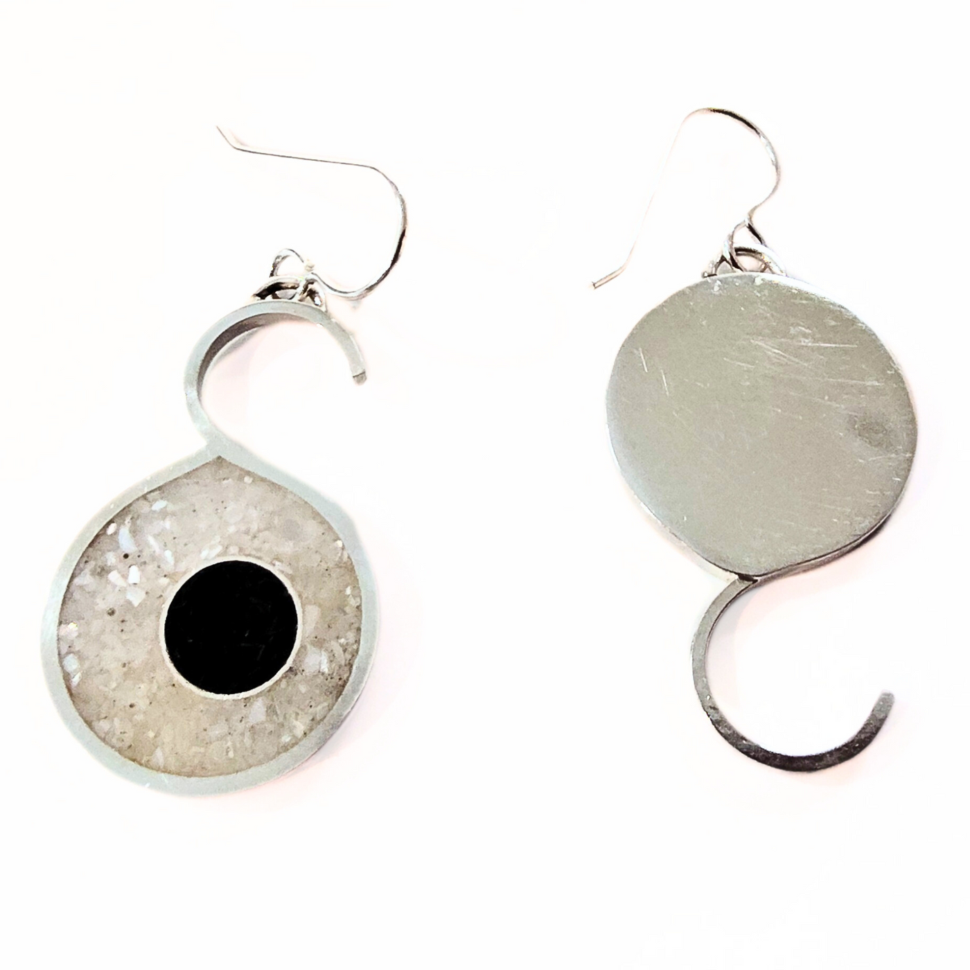 DS-432 Inlay Yin Yang Earrings Onyx and Mother of Pearl