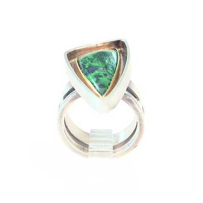 JSD-2054 Maw Sit Sit Jade Shadowbox Ring with 22k Gold Size 8