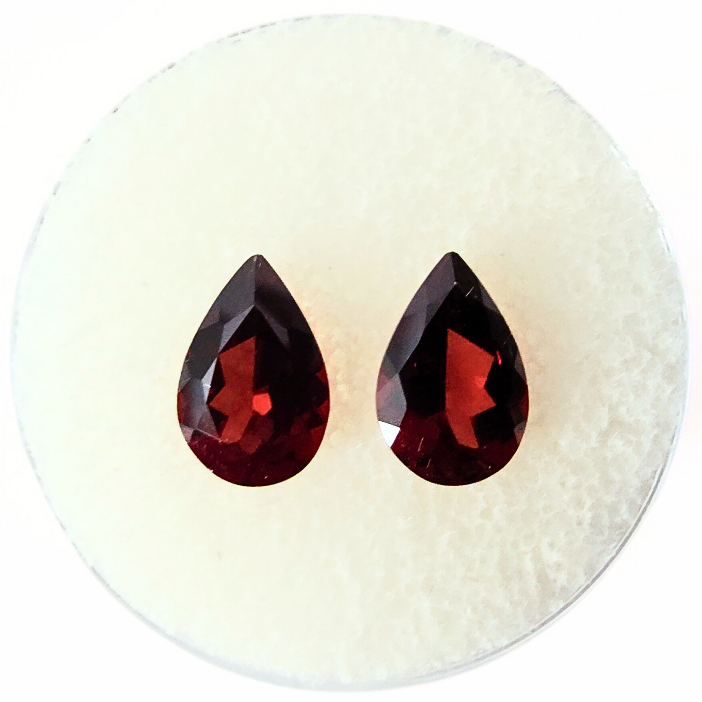 GAR-1011 Garnet, Faceted Pair