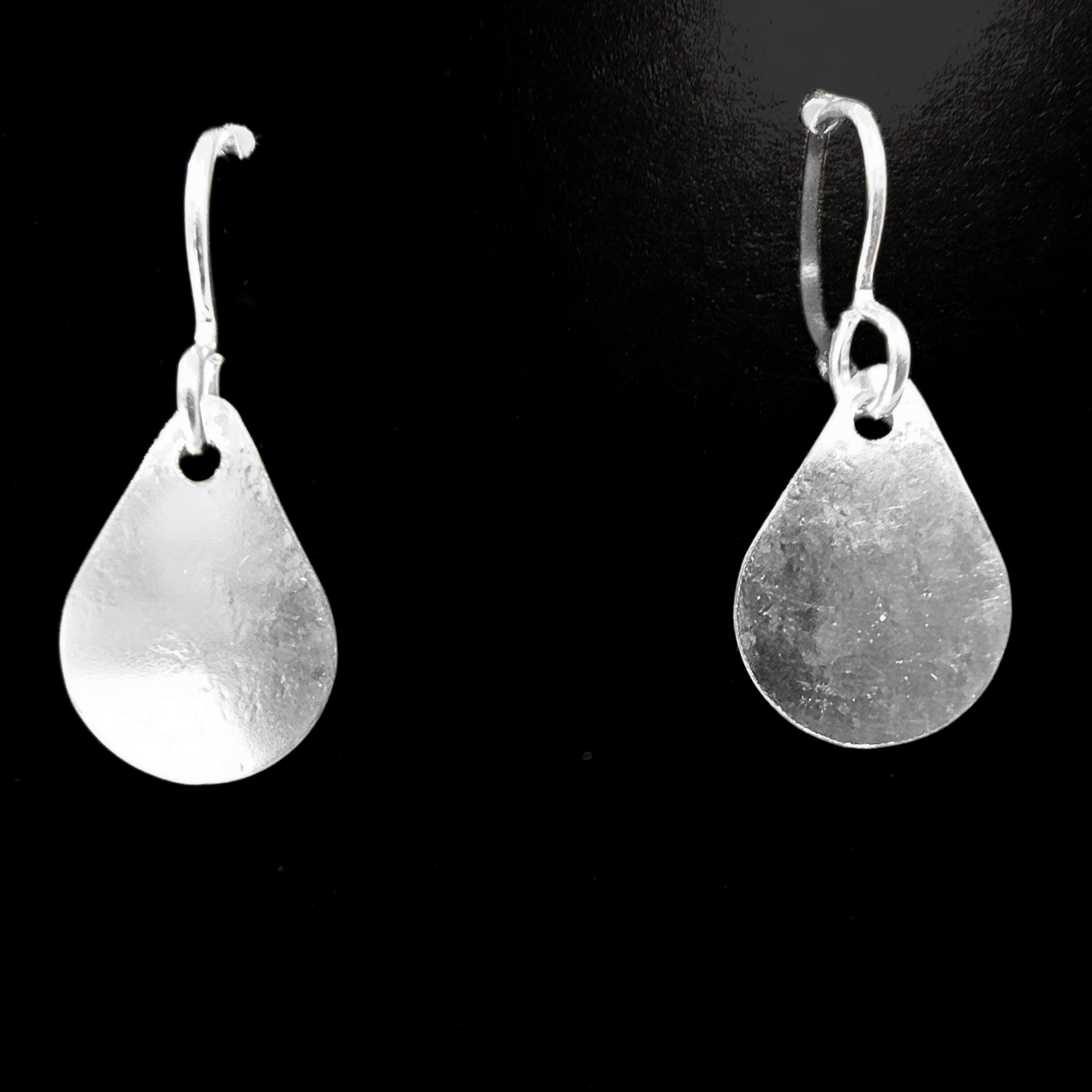 SM-434 Simple Silver Collection Convex Teardrop Earrings